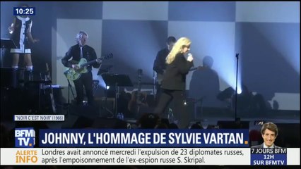 下载视频: L'hommage de Sylvie Vartan à Johnny au Grand Rex hier soir