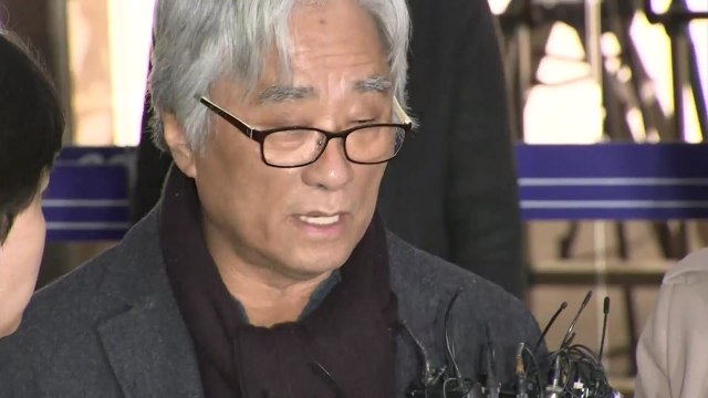 '성폭력 의혹' 이윤택 경찰 출석 조사... 피해자에 사죄 / YTN