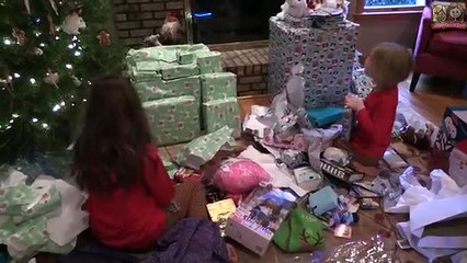 Kids opening Christmas presents! Christmas gift haul 2016! | Life With Jillian & Addie | Babyteeth4