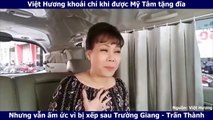 Việt Hương khoái chí khi đi được Mỹ Tâm tặng đĩa