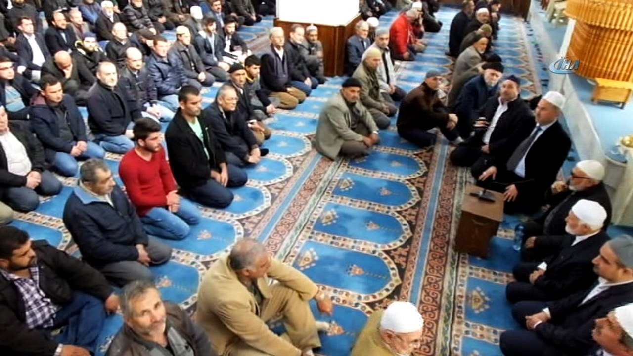 Burhaniye'de şehitlere vefa