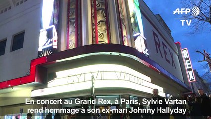 Au Grand Rex, Sylvie Vartan rend hommage à Johnny