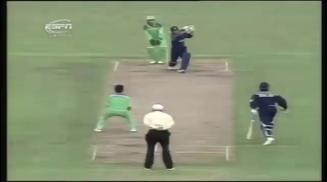Sachin Tendulkar Master Class Half Century Against Pakistan in 1992 world cup