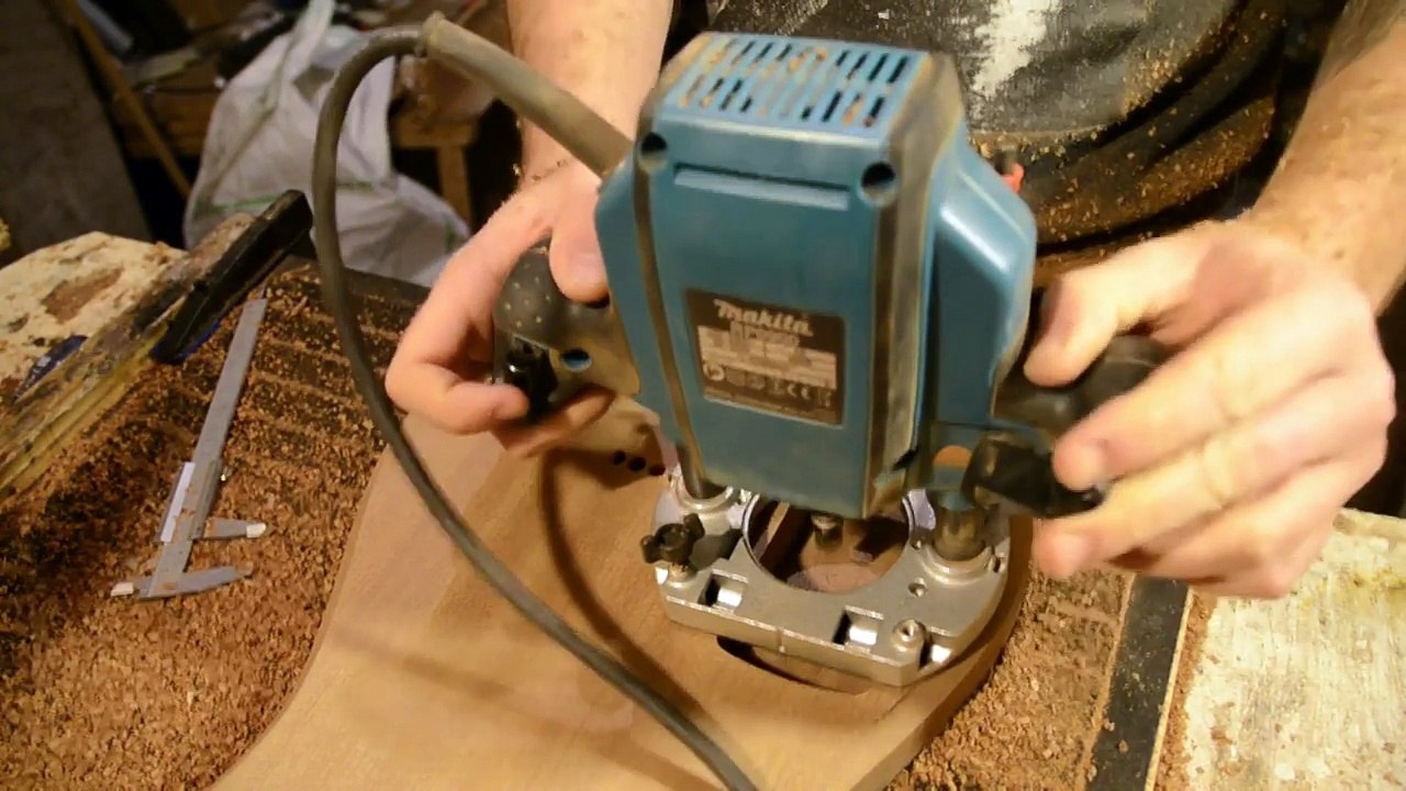 Hufschmid Guitars - some guitar building moments !