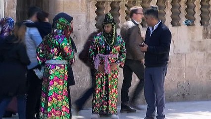 Bahar havası Şanlıurfa’ya yaradı... Balıklıgöl yerli ve yabancı turistlerin akınına uğradı