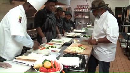 Chicago Chef Takes Time to Give Back to Students in the Kitchen