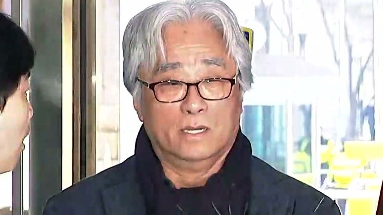 '단원 성폭행' 이윤택 15시간 경찰 조사..."피해자에 사죄" / YTN