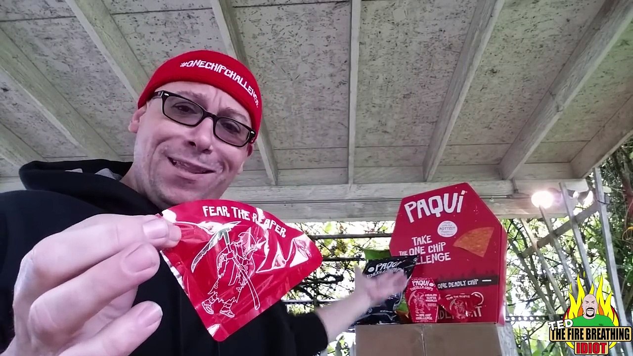 ONE CHIP CHALLENGE CAROLINA REAPER  *PUKE WARNING* WORLDS HOTTEST CHIP