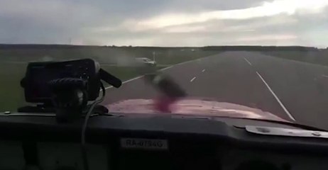 Quand un chauffard coupe la route d'un avion au décollage...
