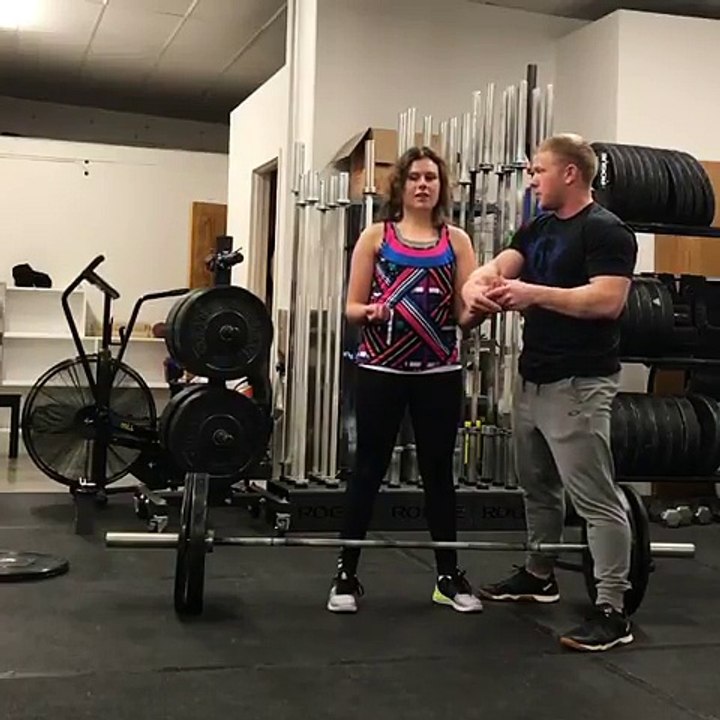 Aveugle elle manque de casser les cou** de son coach sportif à la salle de muscu