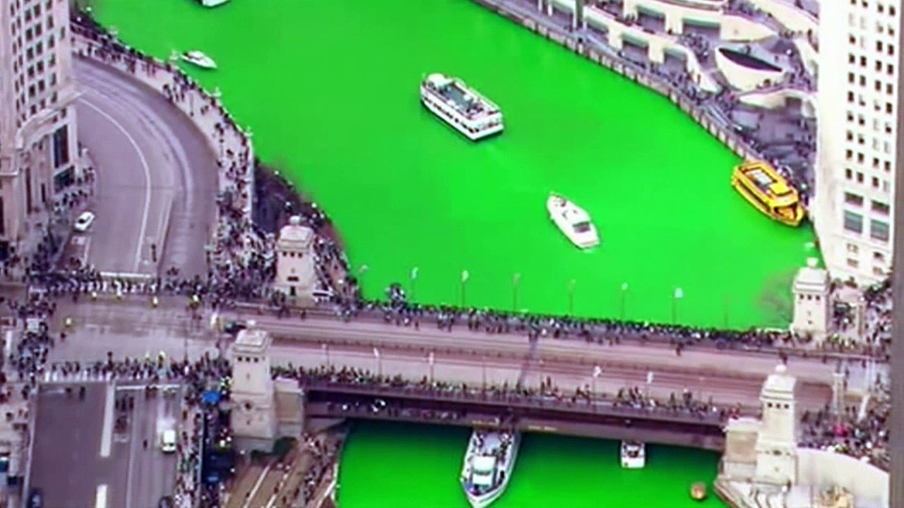 Chicago river dyed green to celebrate St Patric...