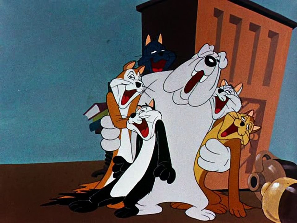 Trap Happy Porky - 1945 - When Irish Eyes Are Smiling