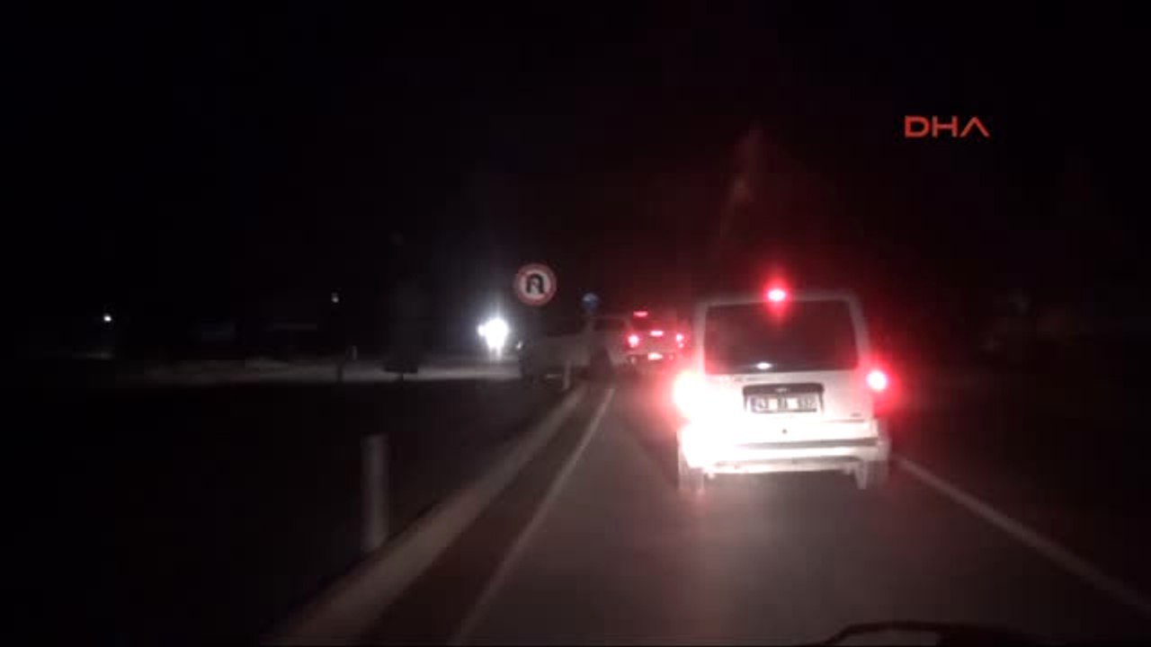 Kütahya Polis, Kaçan Şüphelilerin Attığı Uyuşturucu Maddeleri Tek Tek Topladı