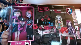 Monster High DieNer with Dracualura and Operetta Playset Review