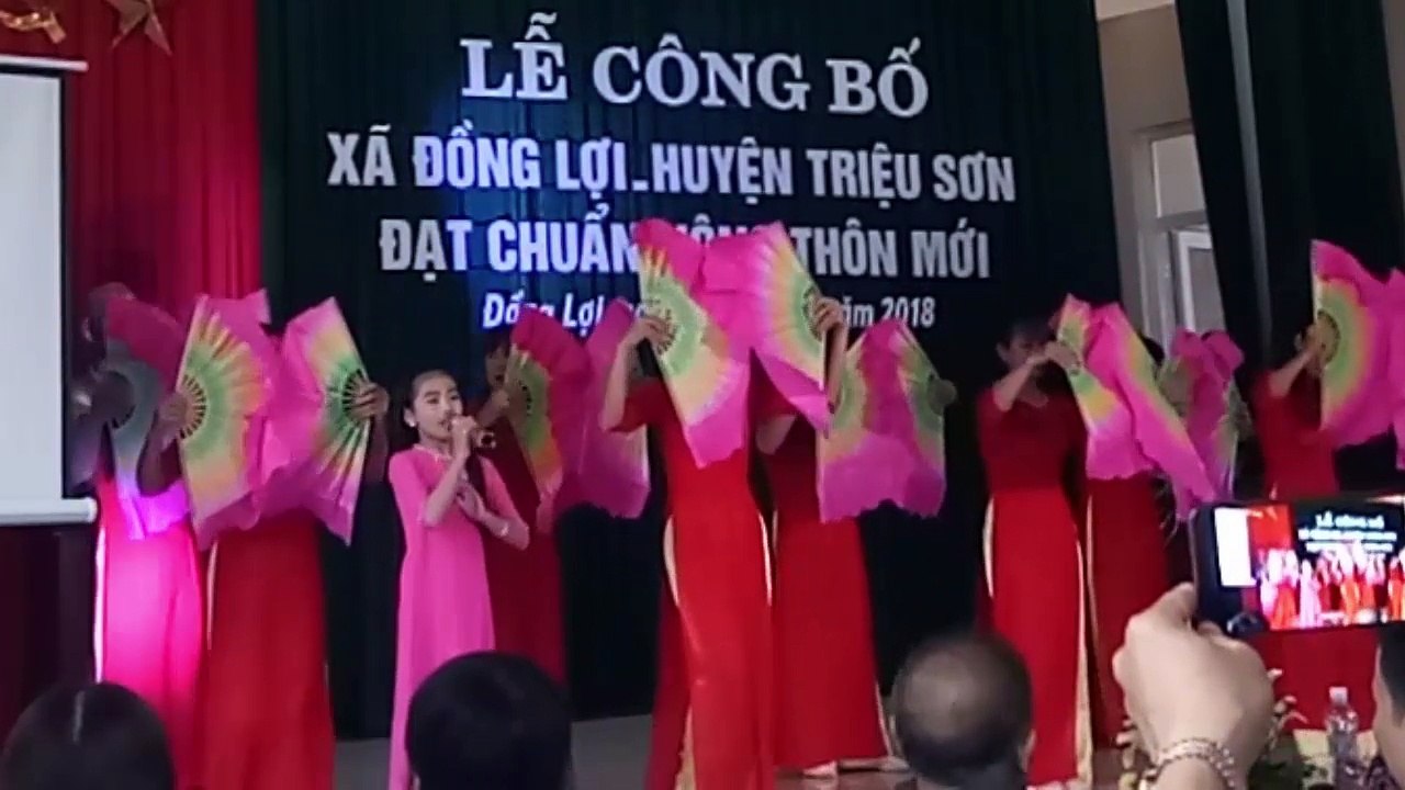 Văn nghệ công nhận nông thôn mới xã đồng lợi