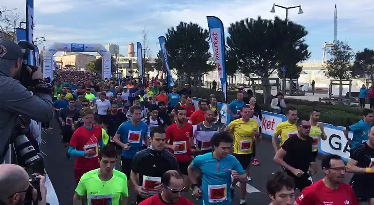 Vidéo - Run in Marseille  :  les coureurs ont pris le départ du semi-marathon