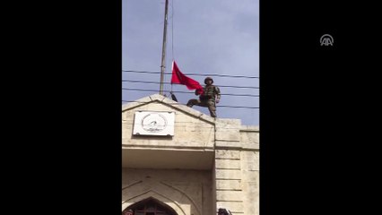 Afrin'e Türk bayrağı
