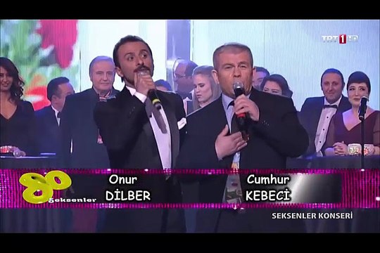 CUMHUR ÖĞRETMEN 80 LER KONSERİNDE DÜET YAPTI