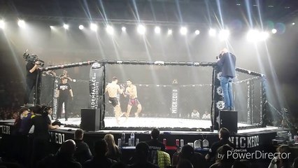 La Province - European Beatdown à la mons.arena - Extrait du combat pour la ceinture Bantamweight (-61 kilos) de l'European Beatdown entre Pedro Souza et Peter Ligier