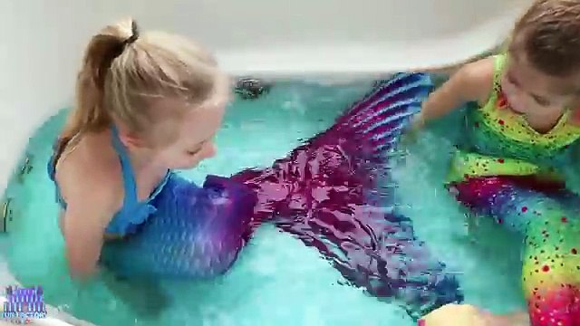 MERMAIDS Magically turn into TROLLS & play in the Mr. Bubble bath full of surprises W/ Play Doh Girl