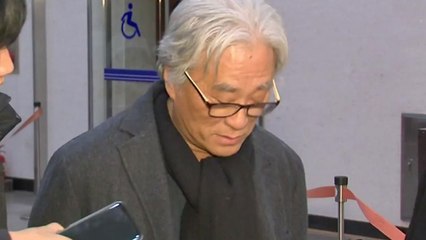 '상습 성폭력' 이윤택 이틀째 소환 조사 / YTN