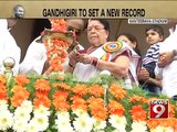 NEWS9: Bengaluru, 5,000 lil Gandhis in Bengaluru