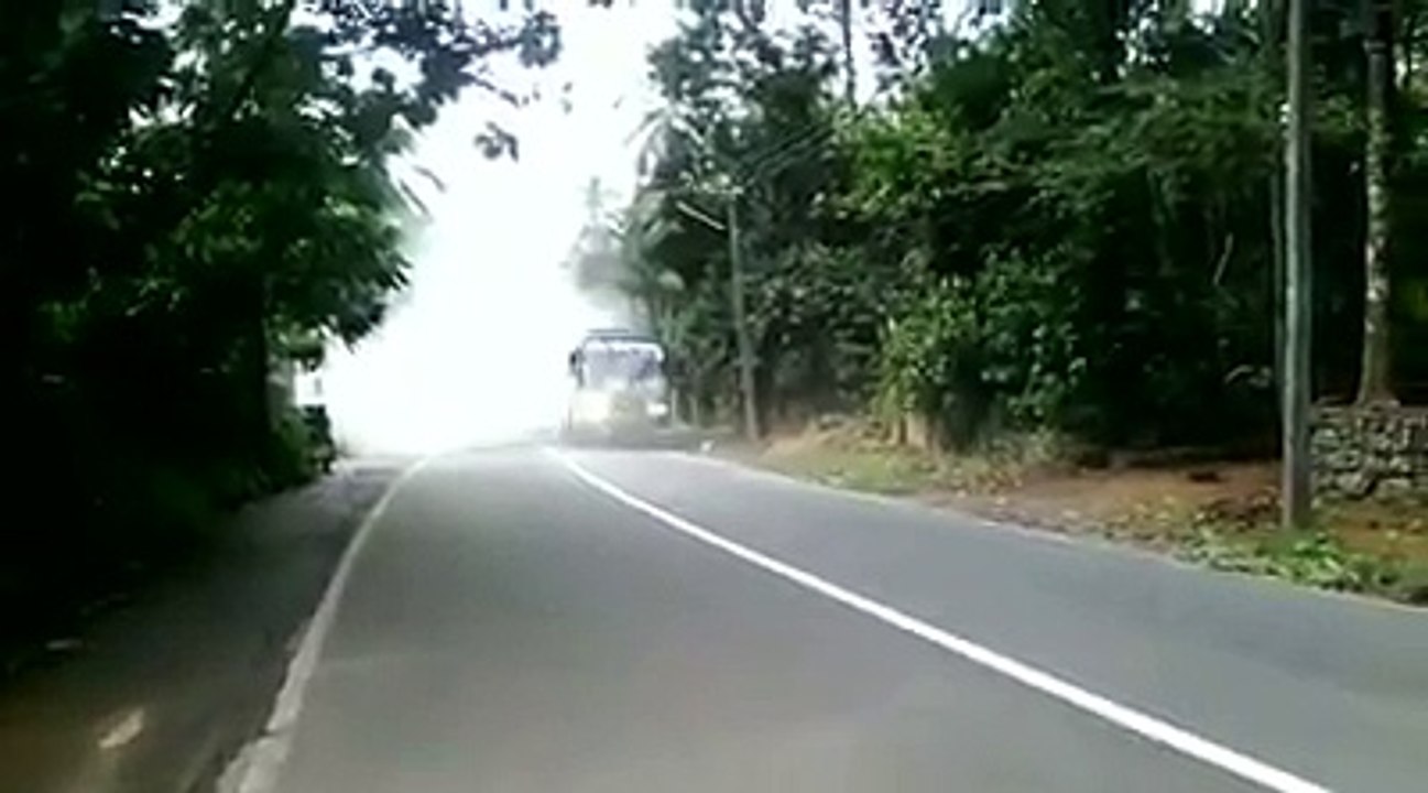 ee parakkum thalika