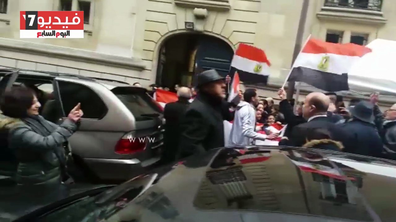 المصريون بفرنسا يدلون بأصواتهم على أنغام "يا حبيبتى يا مصر"