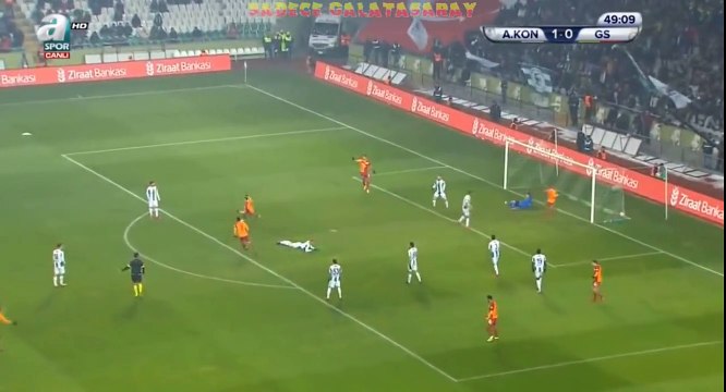 gs konya maçında gs'ın golüne sevinen spiker