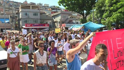 Comunidade da Maré faz ato por Marielle Franco