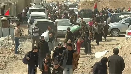 قصف مستمر للغوطة واعتقال مئات النازحين