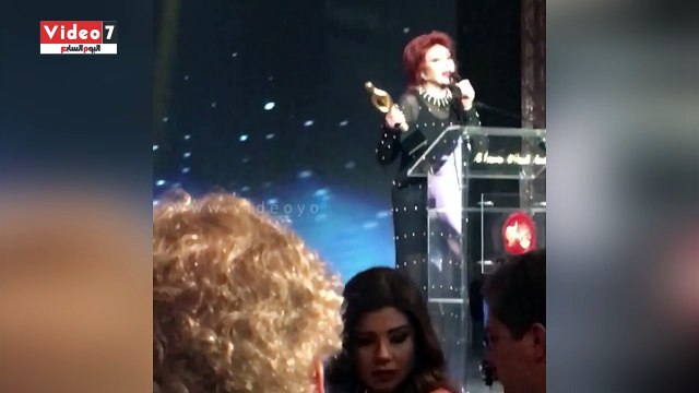 فيديو.. تكريم نبيلة عبيد باحتفالية زمن الفن الجميل فى بيروت