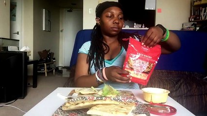 WHAT'S IN MY SANDWICHES - Snacking With Fa Gee