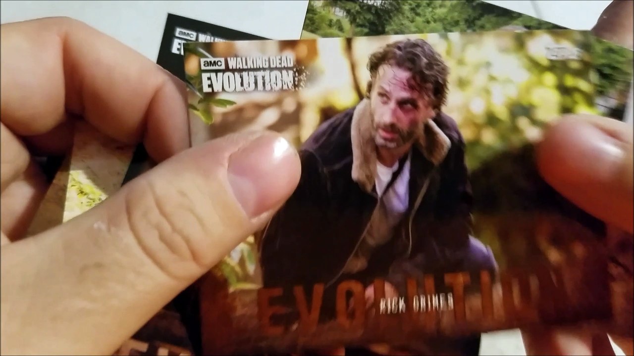 walking dead evolution cards opening