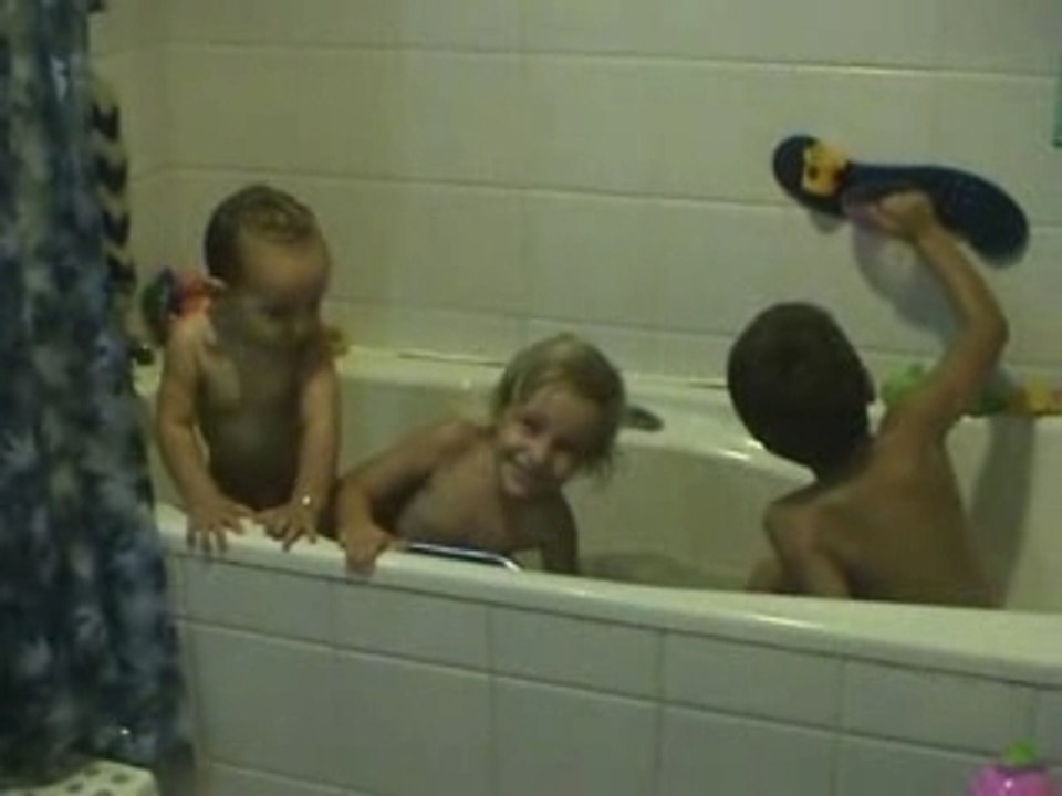Les loulous au bain