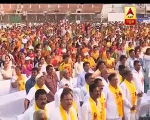 महाराष्ट्र: सोलापुर में बाबा रामदेव के साथ मुस्लिम महिलाओं ने किया योग