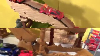 Disney Pixar Cars Lightning McQueen in The Radiator Springs 500 Off Road Racing Challenge