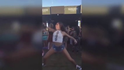 Super Hot Girl performed a dance Fail