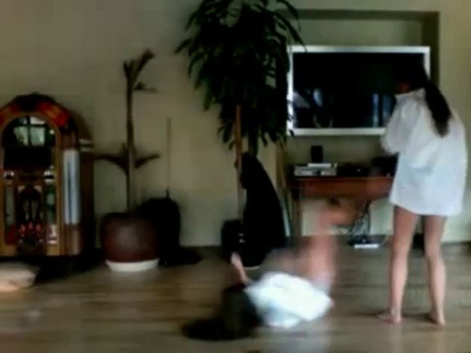 Girls dancing fail