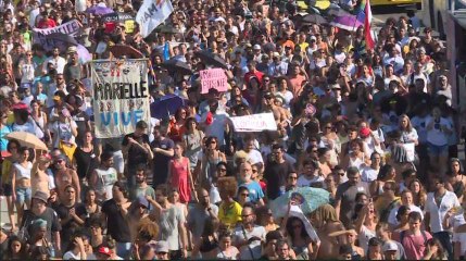Les images des 2000 manifestants dans la favela de Marielle Franco, l'élue assassinée