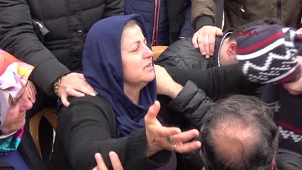 Tải video: Trabzon-Maçka'da Polis Otosu Dereye Uçtu 1 Şehit, 1 Yaralı, 1 Kayıp -1