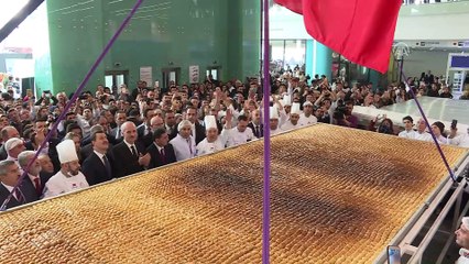 'Dünyanın en büyük baklavası' başkentte yapıldı