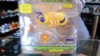 Terraria : Series 2 | Deluxe Boss Pack : Queen Bee W/ Accessories Unboxing And Review From Jazwares
