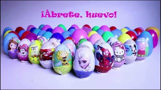 Coche de juguete abre Huevos Sorpresa | Juguetes de coches en español