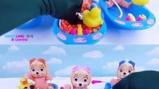 Learn Colors Paw Patrol Baby Doll in Bathtub Playdoh Dippin Dots Candy Toy Surprises