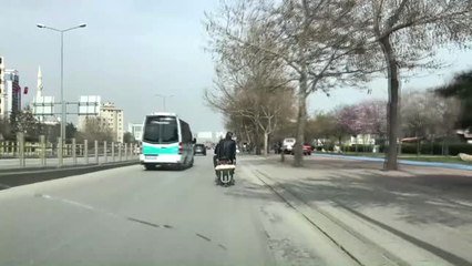 Motosiklet Üzerinde Tehlikeli Yolculuk