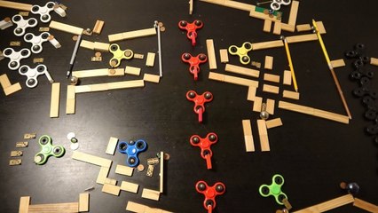 Parcours de billes avec des hand spinners