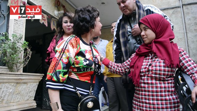 لبلبة تحتفل بعيد الأم فى دار مسنين بالدقى