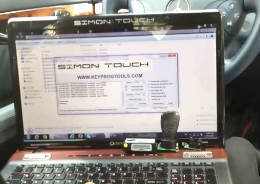 Vídeo: así es la Cajita que te permite robar un coche en cuestión de segundos