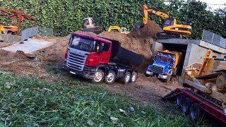 BRUDER Excavator for CHILDREN Bruder 02438 CATERPILLAR Schaufelbagger on DUTY
